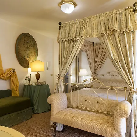 Residenza Ruspoli Bonaparte 4* Rome