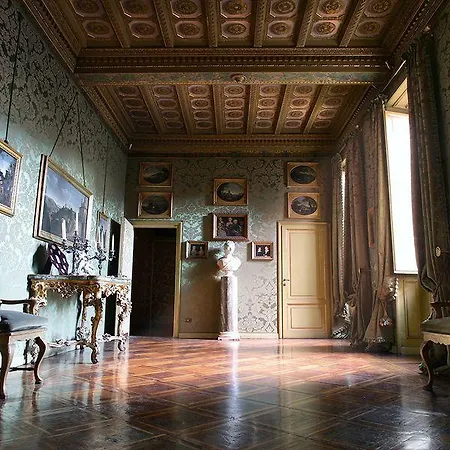 Residenza Ruspoli Bonaparte Bed & Breakfast 4*