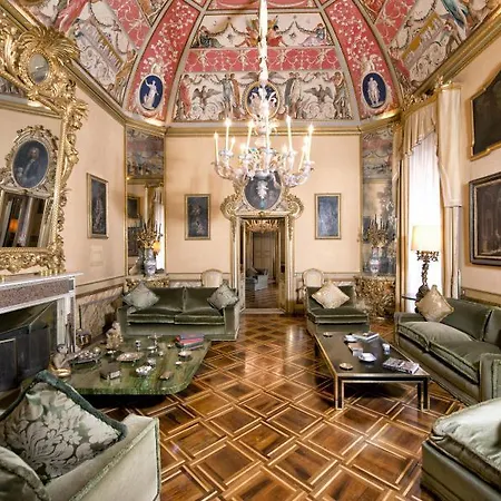 Residenza Ruspoli Bonaparte 4*